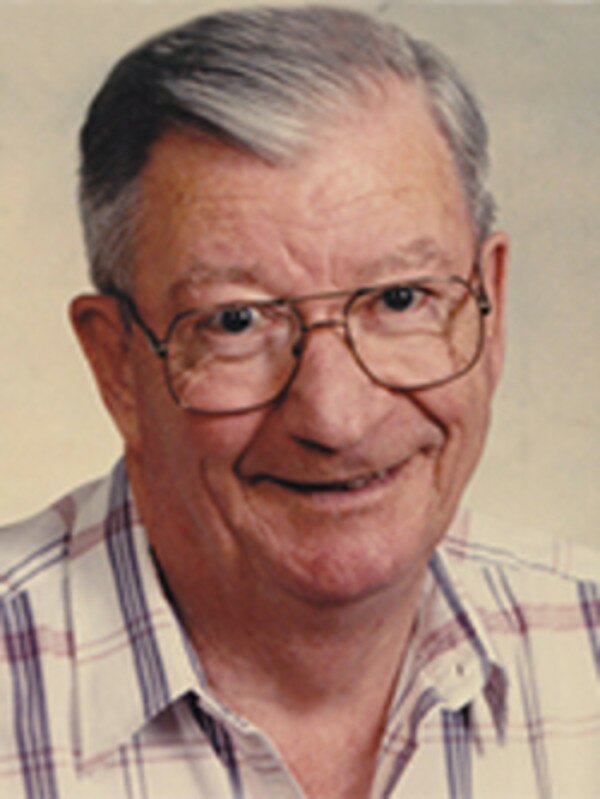 Obituary Of Robert Cecil Smith Mcinnis Holloway Funeral Homes